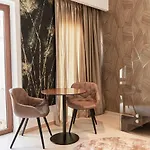 Ξενοδοχείο Palazzo Salomone 5*
